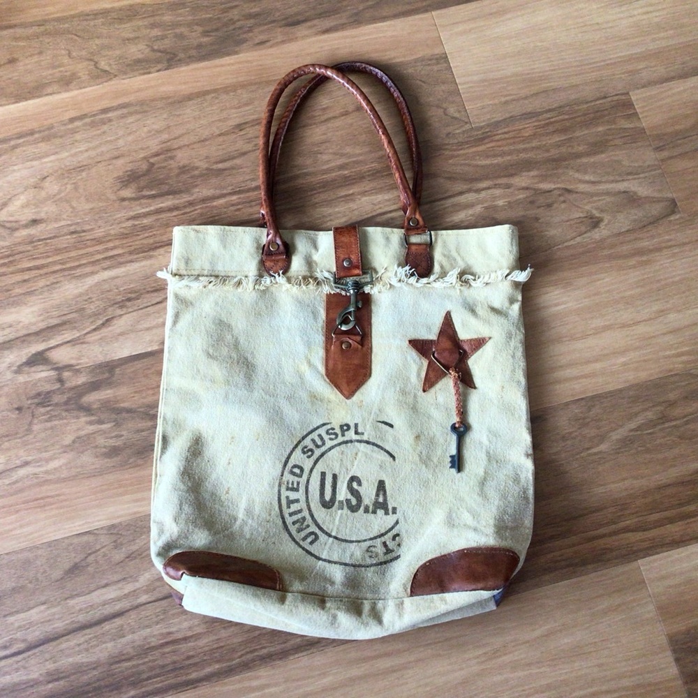 Mona B Tote bag